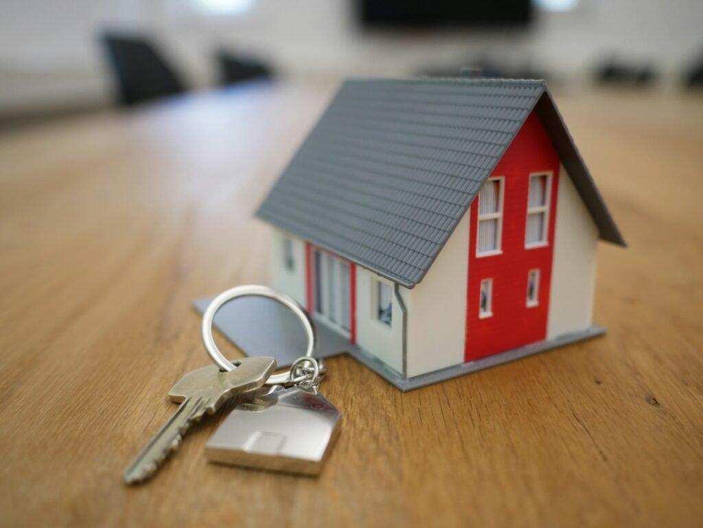 Mortgage Rates Soar to 22-Year High, Challenging Homebuyers in 2024 - The Impact on Homebuyers and Sellers